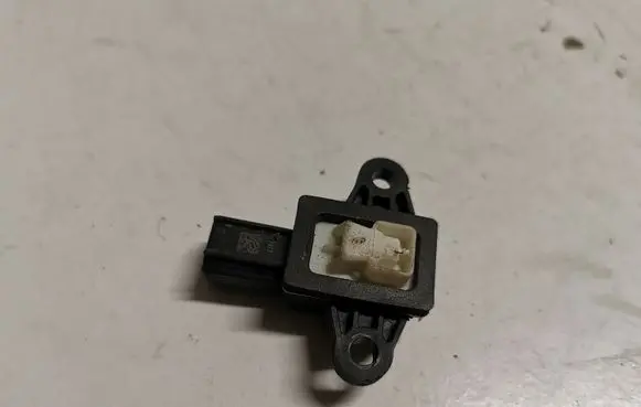 Ford Mustang V Airbag deployment crash/impact sensor CT4314C676AA