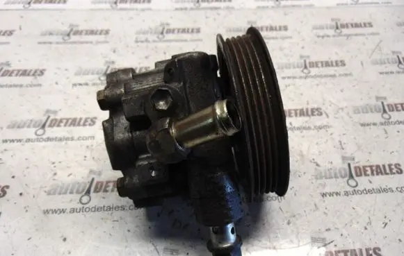 Toyota Avensis T220 Power steering pump 