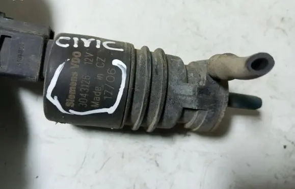Honda Civic Windscreen/windshield washer pump 3043126