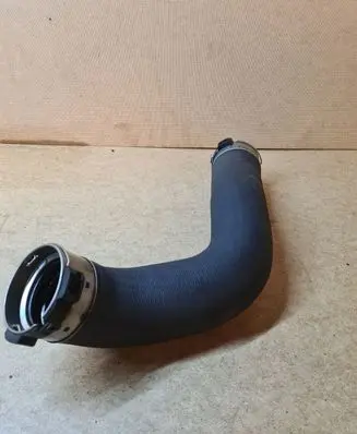 BMW 5 F10 F11 Intercooler hose/pipe 7810615