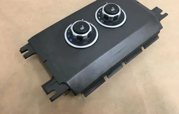 Land Rover Range Rover L322 Seat heating switch P7H4218C612JB 13GS10011537