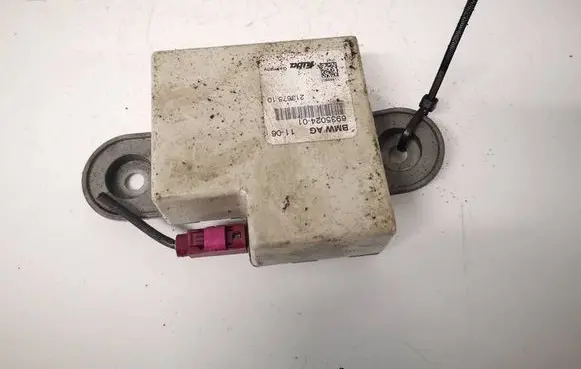 BMW 5 E60 E61 Antenna control unit 693502401