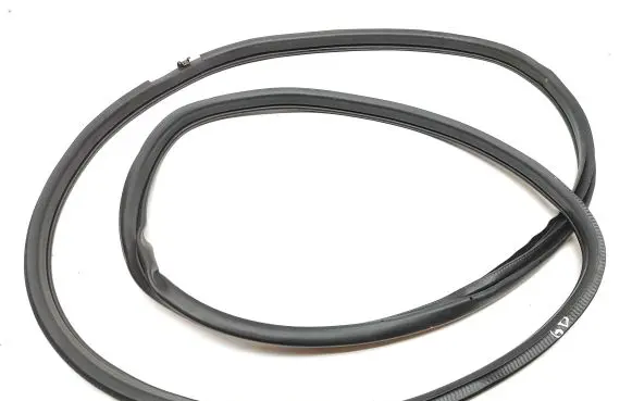 Nissan Navara D23 Rear door rubber seal (on body) 