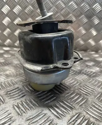 Engine mount bracket