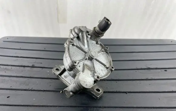 Audi A6 S6 C4 4A Vacuum pump 074145100