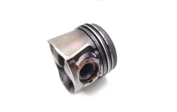 KIA Carens III Piston D4FD