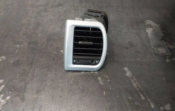 Skoda Fabia Mk2 (5J) Dashboard side air vent grill/cover trim 5J0819701