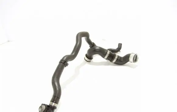 Mercedes-Benz C W204 Engine coolant pipe/hose A2045018282