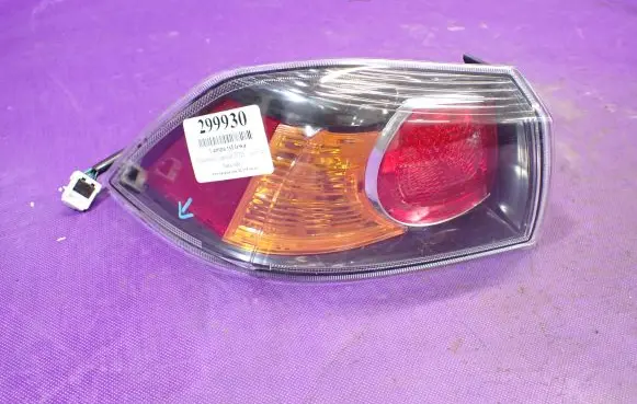 Mitsubishi Lancer VIII Rear/tail lights 11B-212