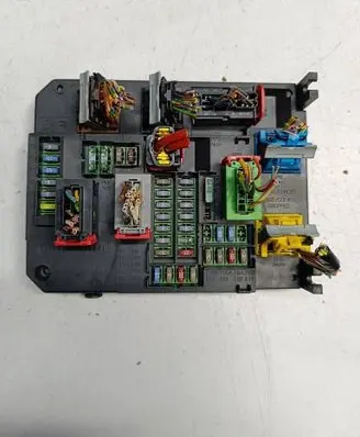 Citroen DS5 Fuse module 9664992380 AC53383165