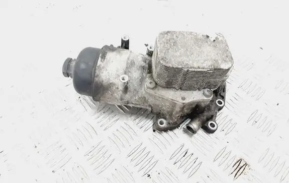 Volvo V60 Oil filter mounting bracket