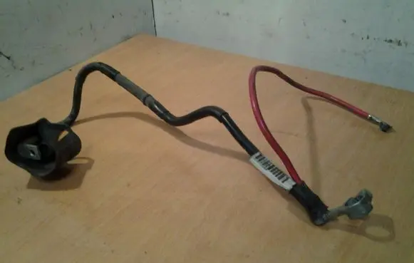 Volkswagen PASSAT B6 Positive cable (battery) 1K0971228M
