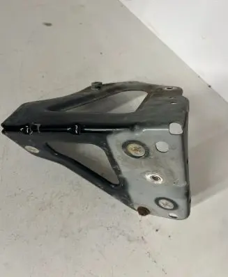 Audi A6 S6 C6 4F Fender mounting bracket 4F0821136A