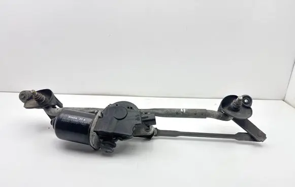 Toyota Prius (XW20) Front wiper linkage and motor 8511047080