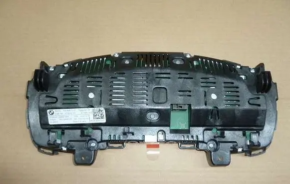 Speedometer (instrument cluster)
