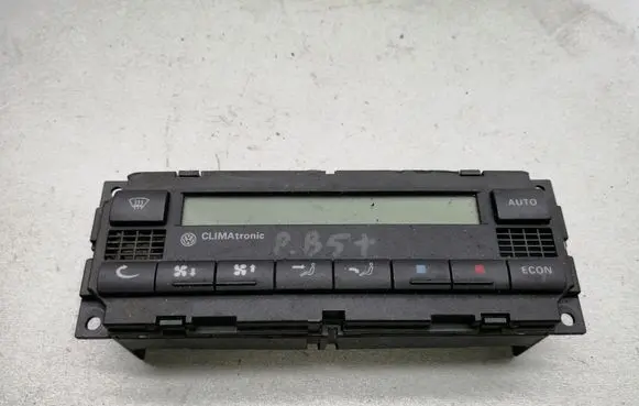 Volkswagen PASSAT B5.5 Climate control unit