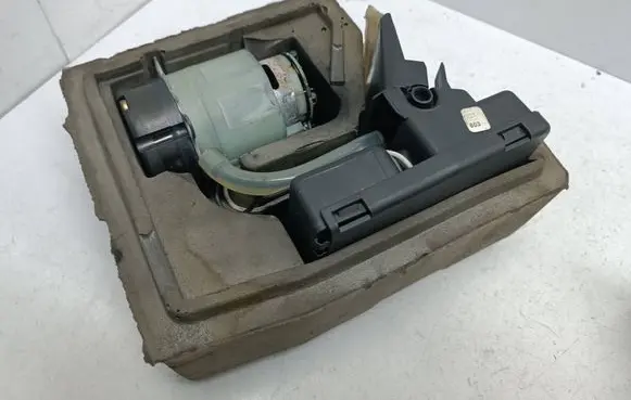 Mercedes-Benz A W168 Central locking vacuum pump 1688000248 00782600 A1688000248