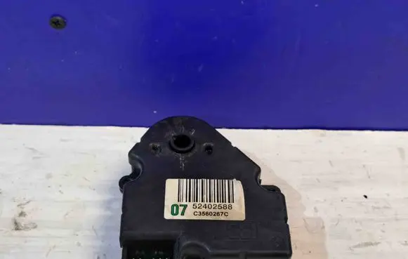 Chevrolet Tahoe A/C air flow flap actuator/motor 52402588