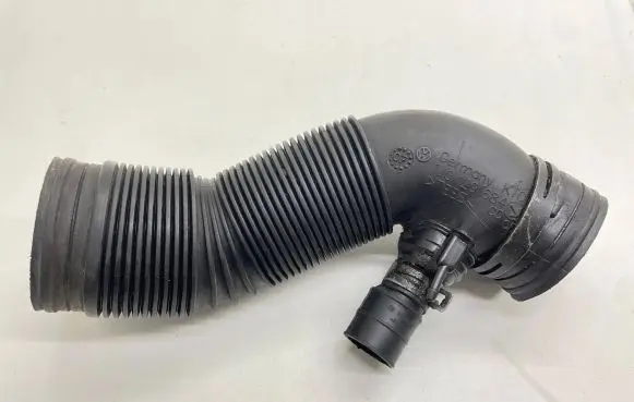 Audi A3 S3 8L Air intake hose/pipe 1J0129684