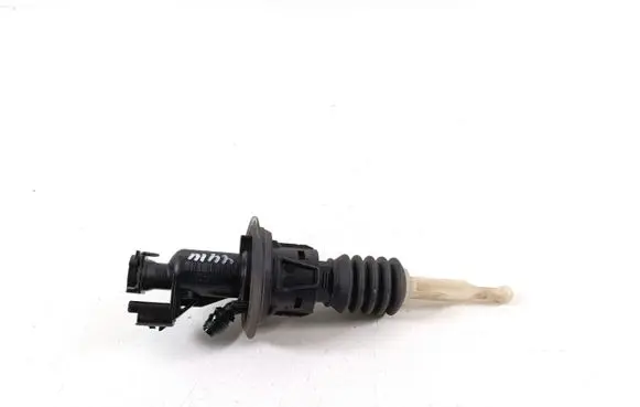 Clutch slave cylinder