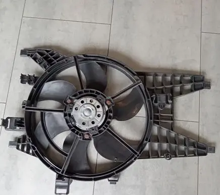 Renault Kangoo II Electric radiator cooling fan 8200536235 5020528