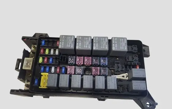 KIA Sorento Fuse module 911603E070 10040914090