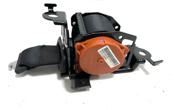 Middle seatbelt (rear)