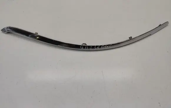 Front bumper splitter molding