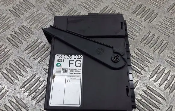 Opel Corsa C Central body control module 13236032