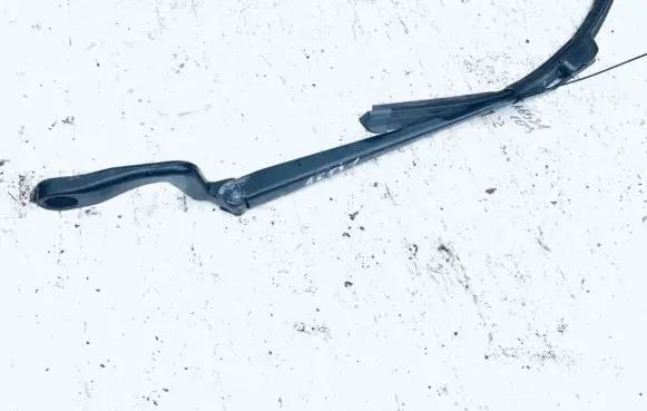 Skoda Fabia Mk1 (6Y) Front wiper blade arm