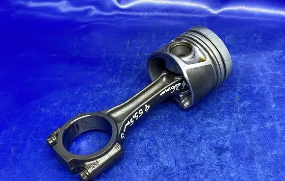 Volkswagen PASSAT CC Piston with connecting rod 7901G 84R2 038J
