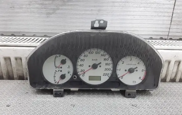 Mazda Premacy Speedometer (instrument cluster) CB87