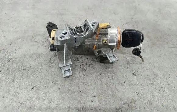 Mitsubishi Lancer VIII Ignition lock MR587993X1T1627M