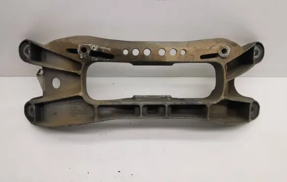 Ford Explorer VI Gearbox mounting bracket L1M35060A