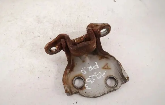Honda HR-V Front door upper hinge