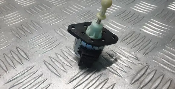 Headlight level adjustment motor