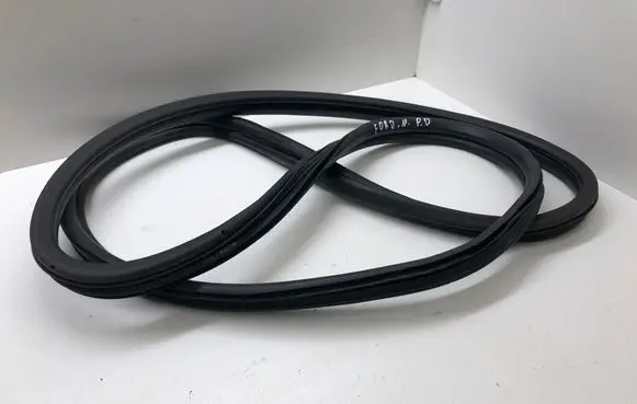 Ford Mondeo Mk III Front door rubber seal