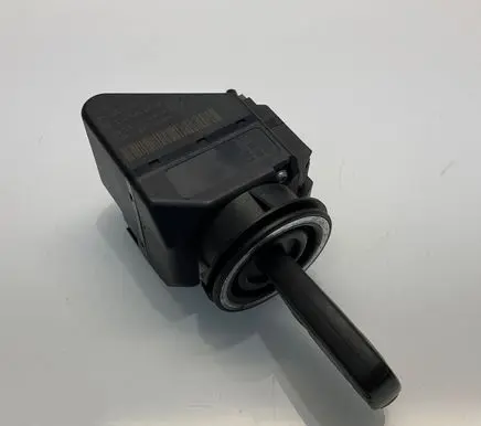 Mercedes-Benz E W210 Ignition lock 2105450208 33000301 1038779470206111