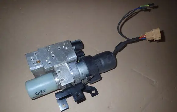 Porsche 911 991 Convertible roof lock latch cylinder 99156106002