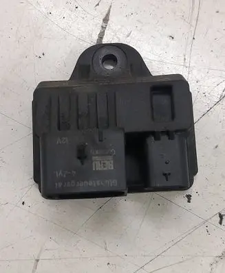 BMW 1 F20 F21 Glow plug pre-heat relay 7810856 110718 0522120103