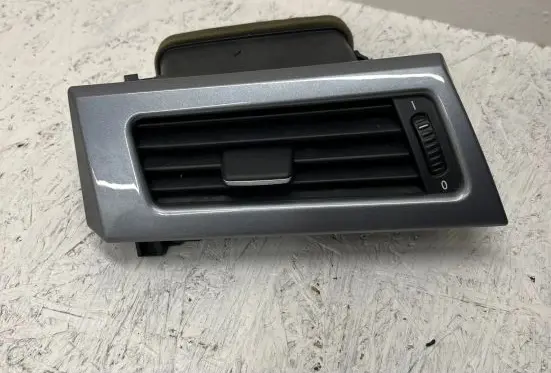 BMW 5 E60 E61 Dash center air vent grill 64226910731 14121810 5112001