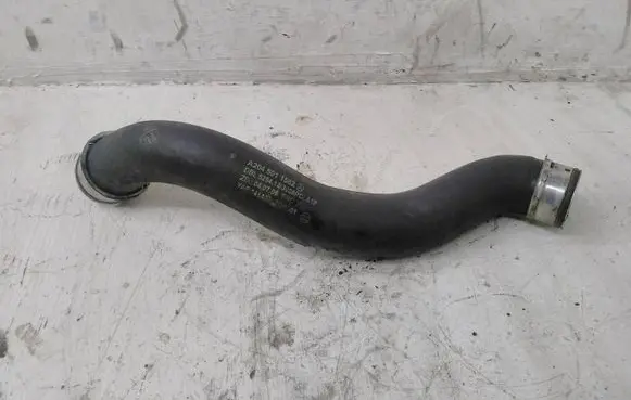 Mercedes-Benz C W204 Engine coolant pipe/hose A2045011582