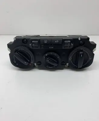 Volkswagen Touran I Climate control unit
