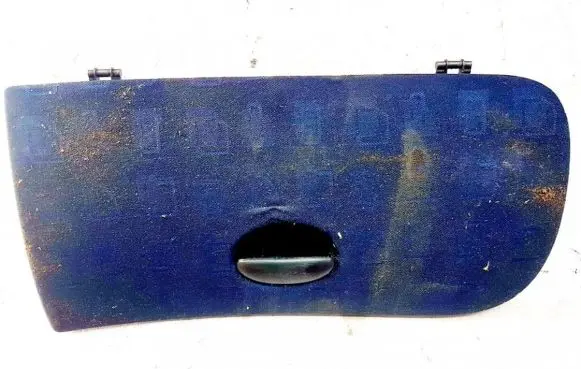Peugeot 206 Glove box