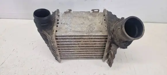 Volkswagen Golf III Intercooler radiator 1H0146805