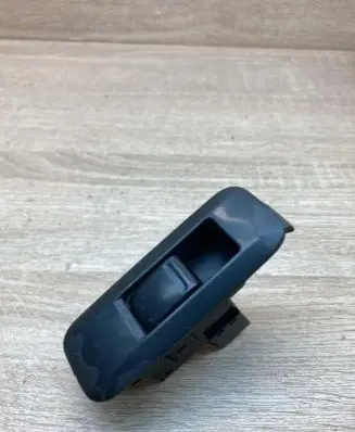 Nissan Primera Electric window control switch 25411AV600
