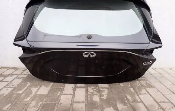 Infiniti Q30 Tailgate/trunk/boot lid GAC