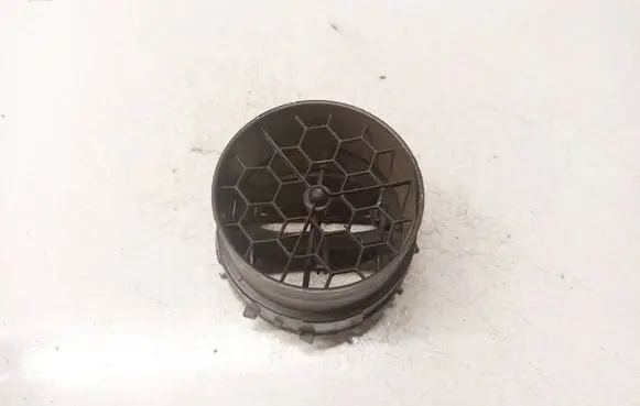 Toyota RAV 4 (XA30) Dash center air vent grill 5556862140