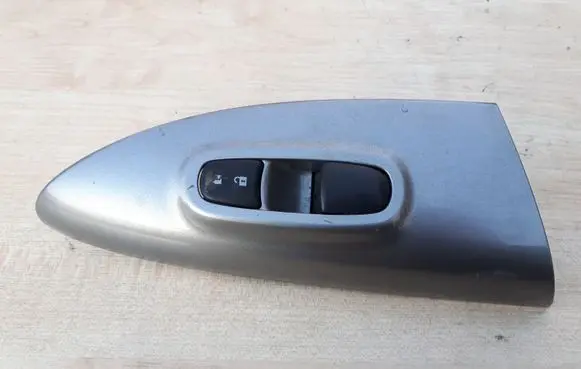 Nissan Juke I F15 Electric window control switch 254111KA5A