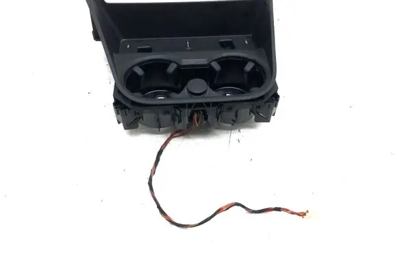 Cup holder front